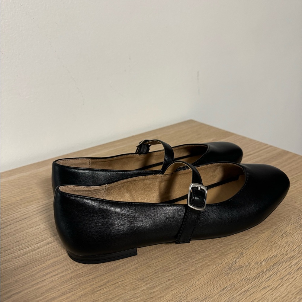 Ballet Flat - image 1
